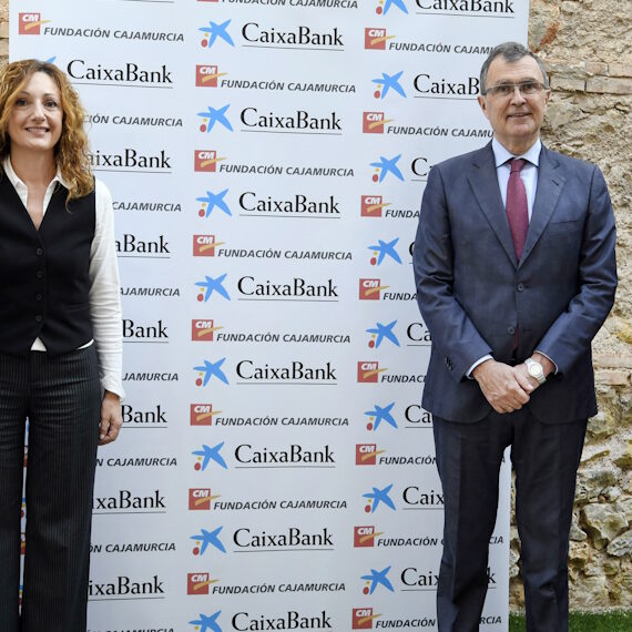 La Fundación Cajamurcia y CaixaBank renuevan  su apoyo a los Centros Sociales de Mayores  del Ayuntamiento de Murcia